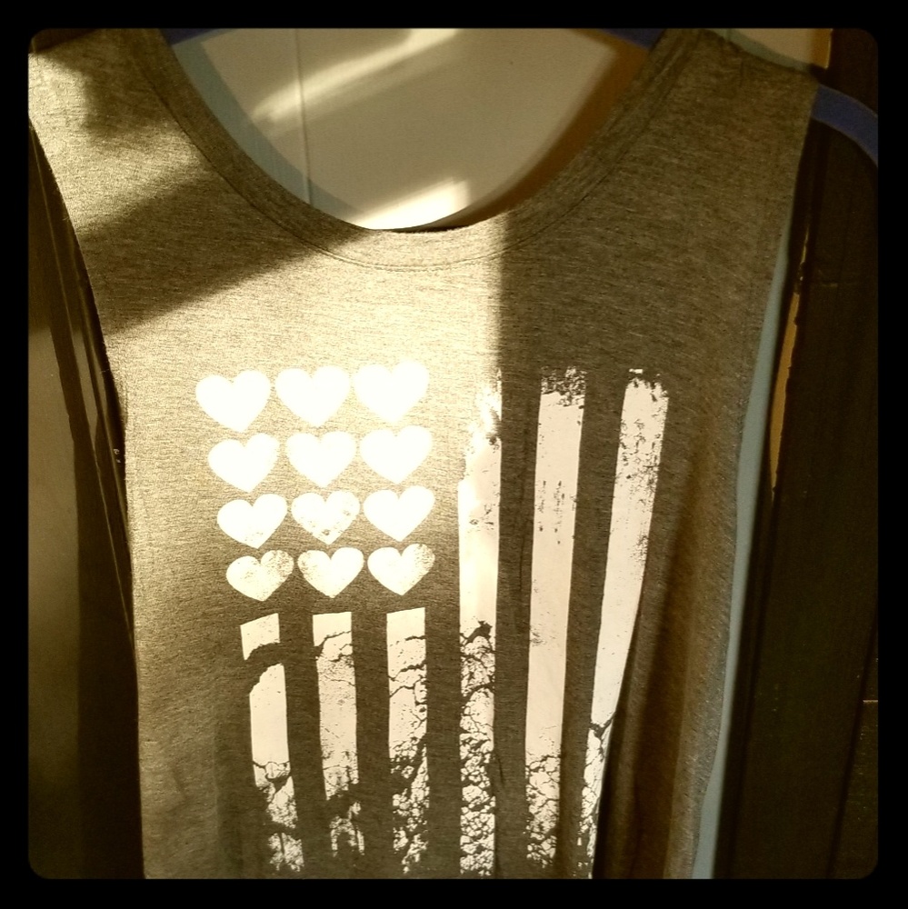 Gray flag tank M